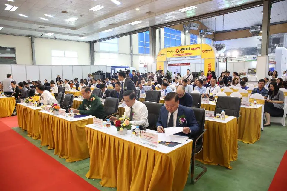 VIMEXPO 2024: Cùng TECOTEC trải nghiệm thiết bị tiên tiến 13 Đoàn đại biểu tham dự khai mạc triển VIMEXPO 2024