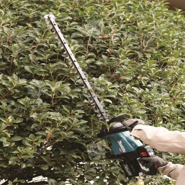Máy tỉa hàng rào dùng pin Makita UH007GZ01 3 Máy tỉa hàng rào dùng pin Makita UH007GZ01
